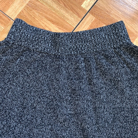 Donated Heather Grey Knit Skirt {Mossimo} - LNC - Picture 3 of 9